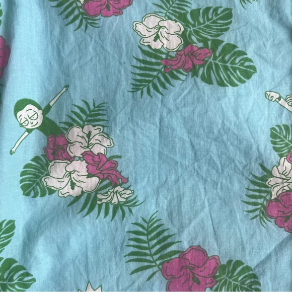 Rick & Morty Mens SeaFoam Blue Hawaiian Button-Down Shirt Short Sleeve SZ M - Picture 9 of 14